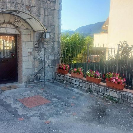Casale Di Pesche Acomodação com café da manhã Exterior foto